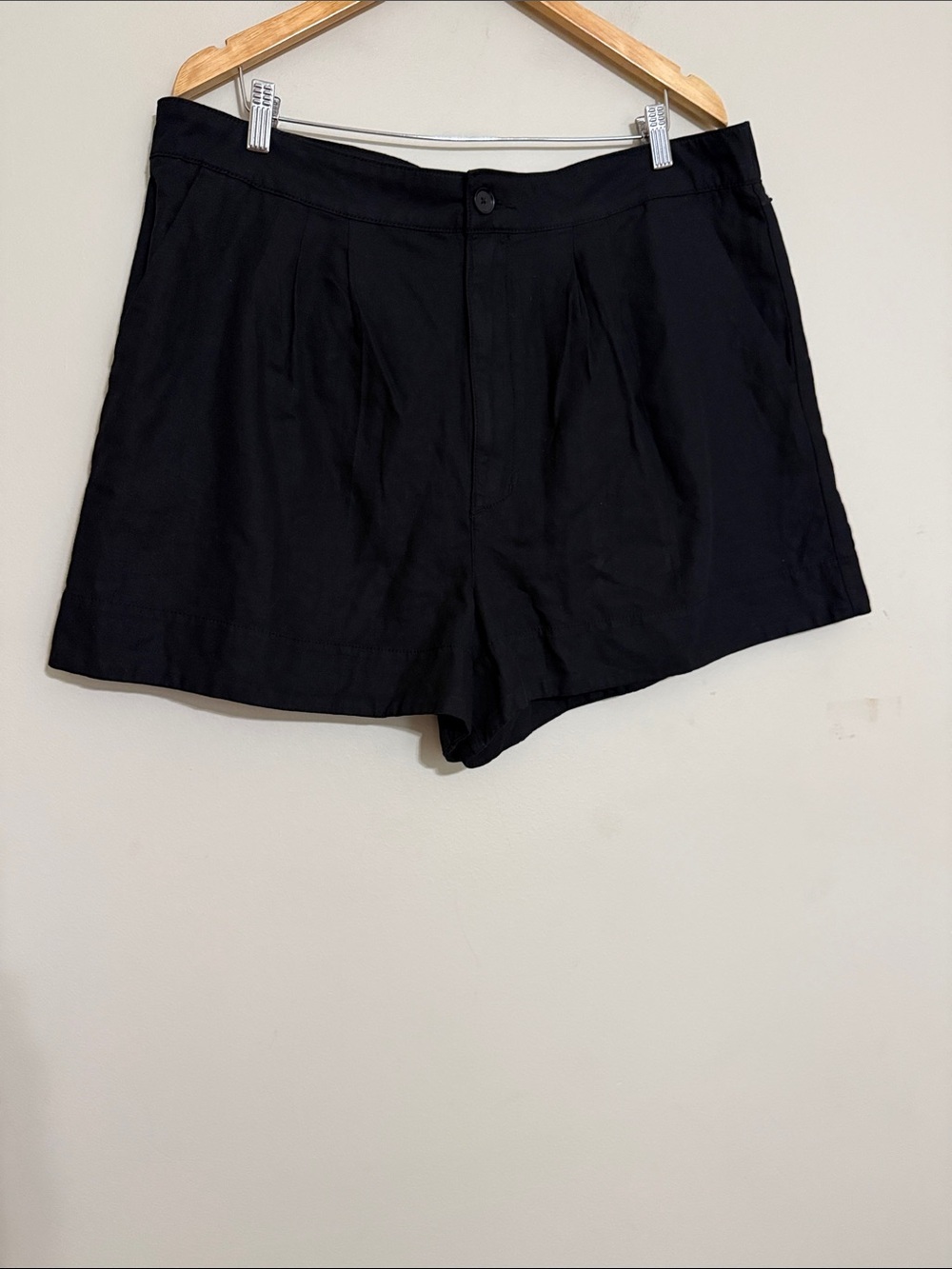 Joie Classic Black Pleated linen  Shorts women XL  vacation beach casual retro